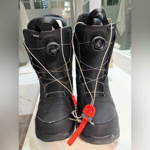 Black Snowboard Boots with BOA System